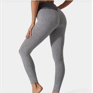 High waisted 🍑 lifting grey leggings 🤍